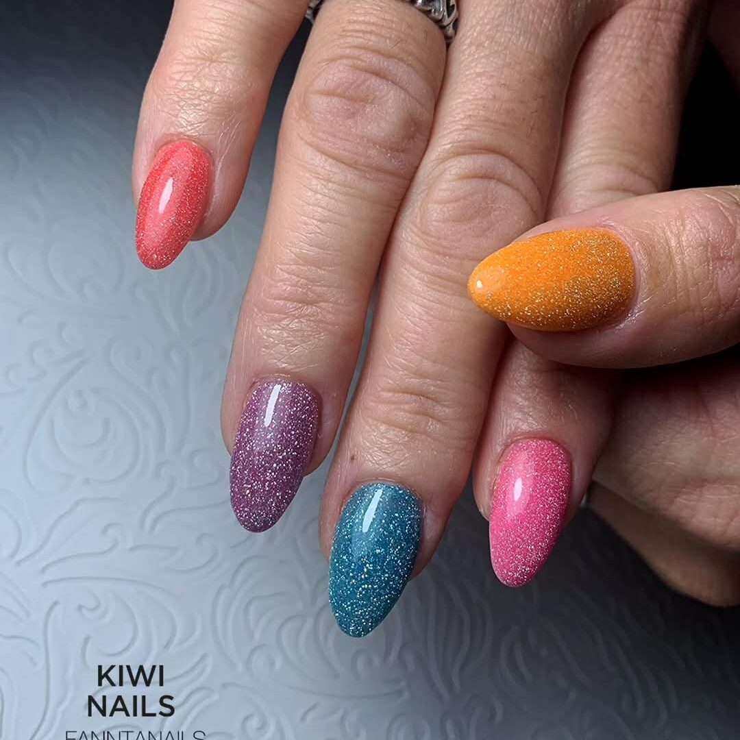 Hema Free LackGel Kit- Easter Sparkle 5*8 ml – Gel Polish Set - Kiwi Nails – Bild 3