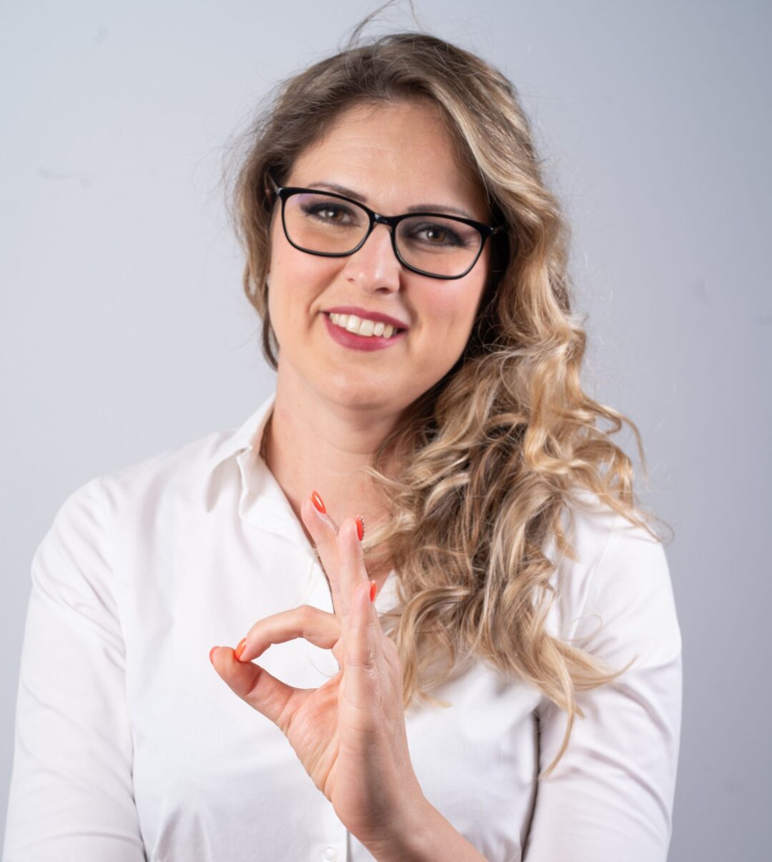 8 Tägige Intensive Nageldesign Grundausbildung mit Geräte (max 3 Person)